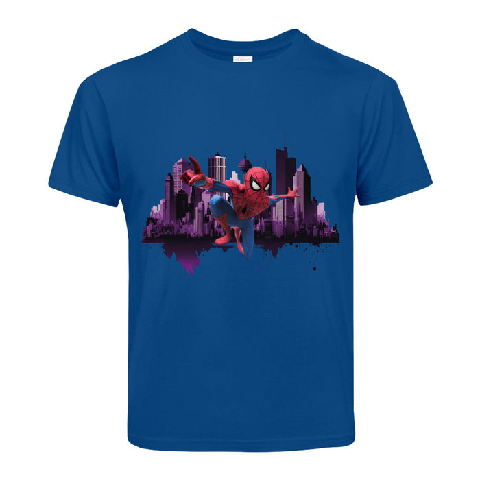 Spider Man fliegt über die Stadt  Kinder T-Shirt