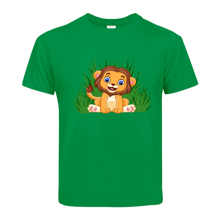 Löwe sitzt im Gras Kinder T-Shirt