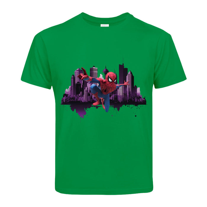 Spider Man fliegt über die Stadt  Kinder T-Shirt