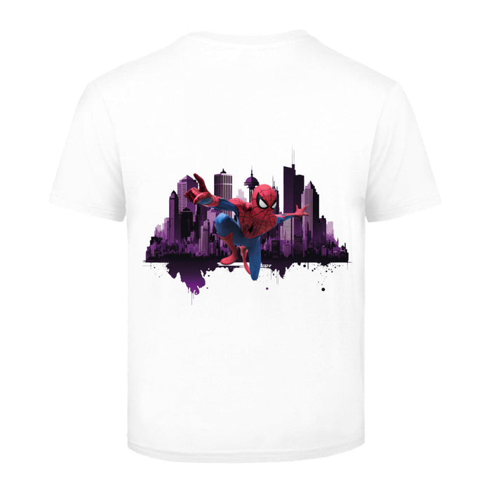 Spider Man fliegt über die Stadt  Kinder T-Shirt